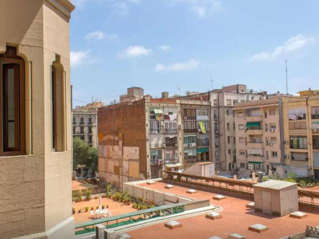 Small and single bed bedroom in Dreta l'Eixample neighbourhood