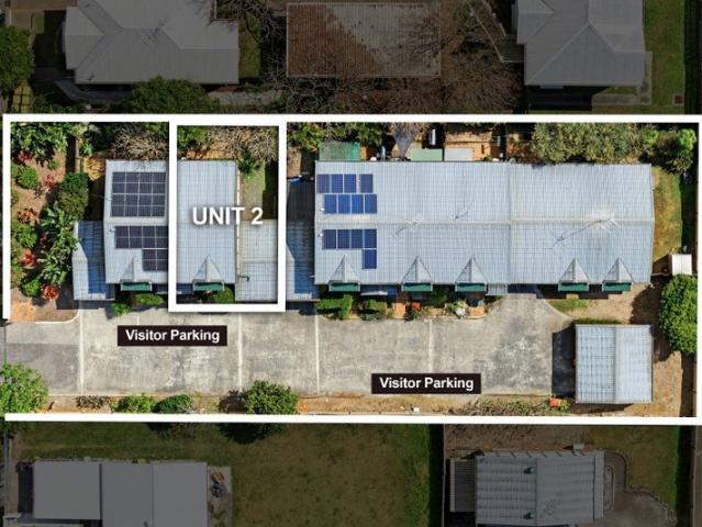 SMALL COMPLEX Only 6 units & Individually metered for water! Brand New Carpet Throughout Fresh Paint ready to move in