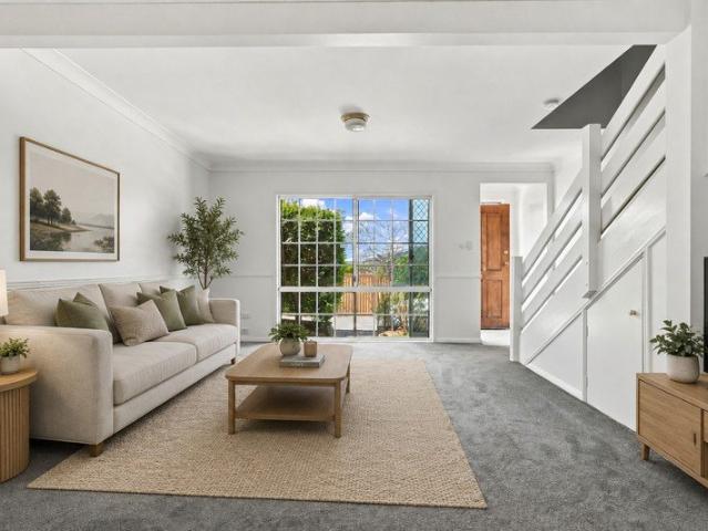 SMALL COMPLEX Only 6 units & Individually metered for water! Brand New Carpet Throughout Fresh Paint ready to move in