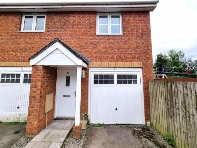Small Meadow Court, Caerphilly CF83, 1 bed flat to rent, £850 pcm | PrimeLocation