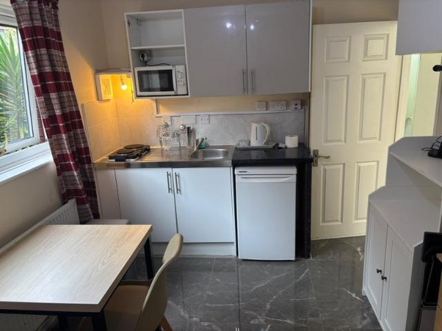 Small studio by Caledonian Station