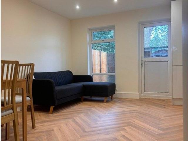 Smalley Close, London N16, 4 bed terraced house to rent, £4,100 pcm | PrimeLocation