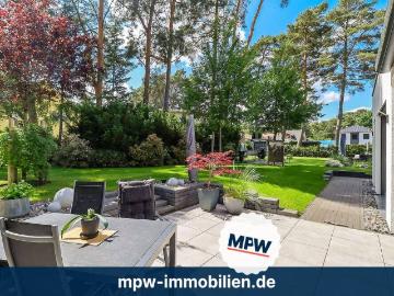 Smart wohnen, entspannt leben: Stylischer Bungalow im Grünen