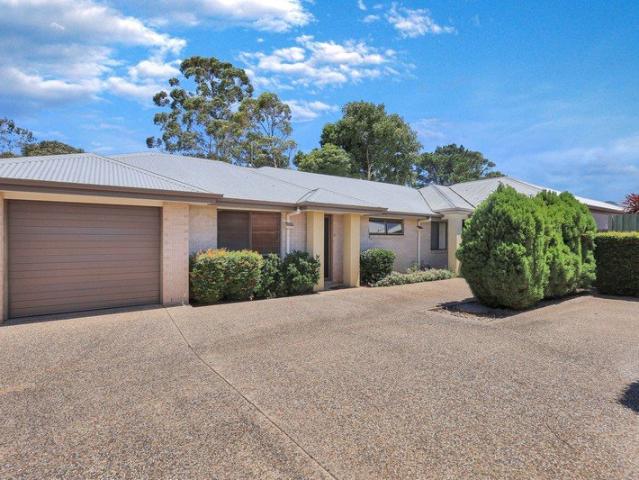 Smart Buyers LOOK: Middle Ridge setting, SPARKLING PRESENTATION, lock and leave ease for Owner Occupiers, set and forget returns for Investors