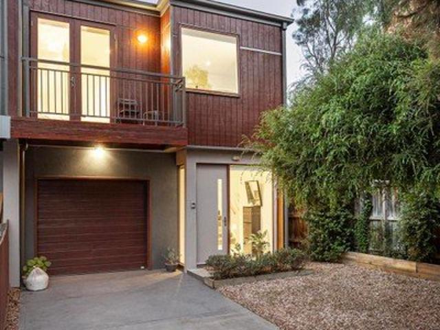 Smart Design and Effortless Living in a Prime Location