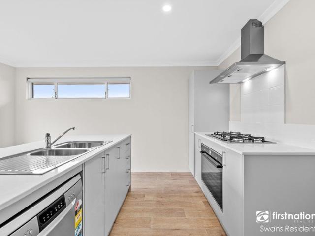 Smart Dual Key Living in a Sought After Location Low Maintenance & Full of Potential!