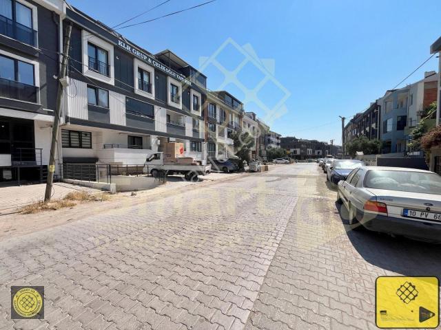 Smart Go'dan Yeni Mahalle'de Cadde Üzeri Geniş 1+1 Kiralık Daire