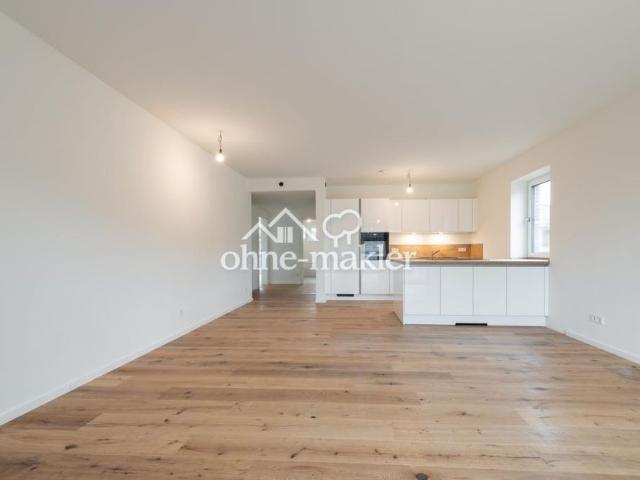 Smart Home mit EBK, Balkon: helle 4 Zimmer Wohnung in Halstenbek