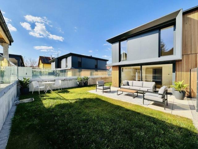 Smart Home nachhaltige und moderne Doppelhaushälfte mit hochwertiger Ausstattung!