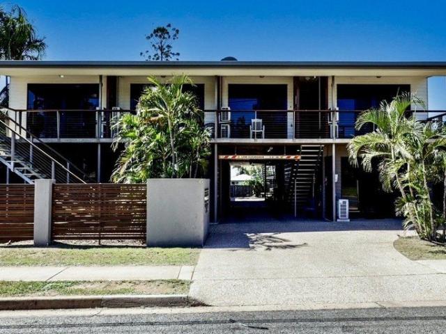 SMART INVESTING STARTS HERE MODERN UNIT WITH $520 PER WEEK RENTAL INCOME!
