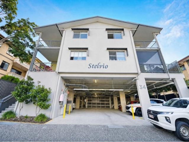 SMART INVESTMENT OPPORTUNITY | MODERN WINDSOR APARTMENT