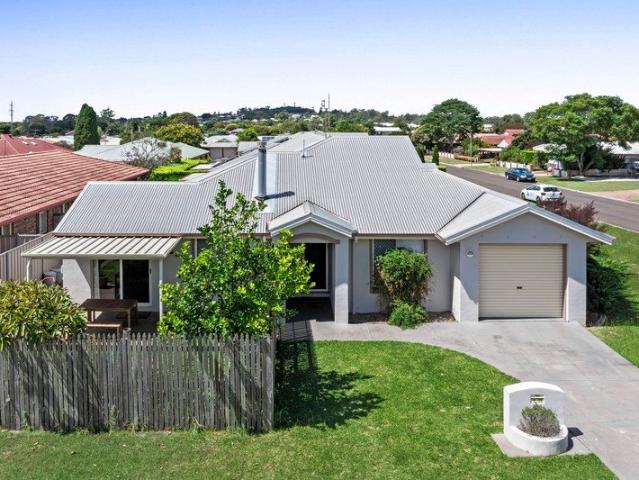 Smart Investment & Easy Care Living in Prime Kearneys Spring Location Call Today to arrange a Private Viewing