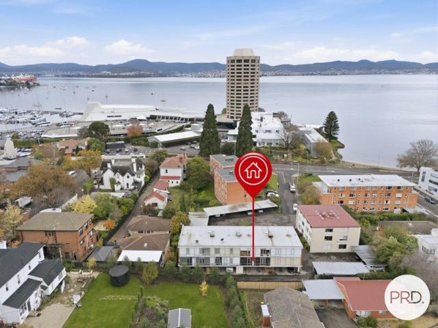 Smart Investment in a Prime Sandy Bay Location!