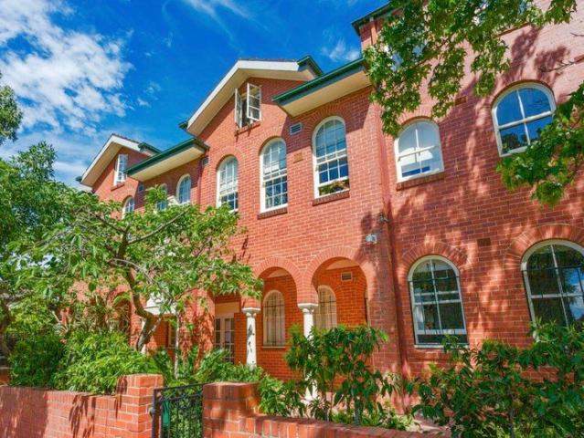 Smart Investment in Prime Student Locale Bigger, North Facing, Stunning Outlook