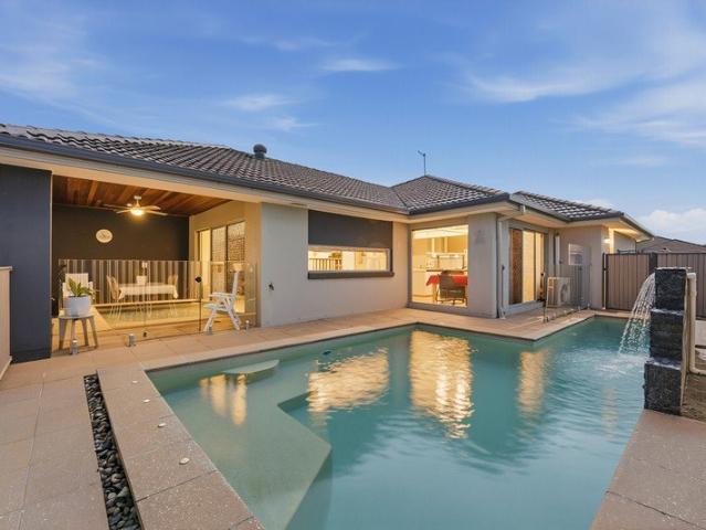 Smart Living with Pool, Solar, Battery & Entertaining