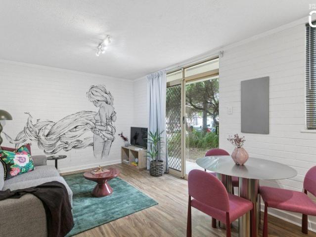 Smart one bedder by the river
