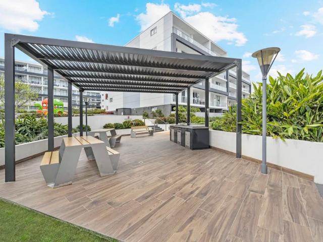 Smart Studio Living | Walk to Schofields Station & Village!