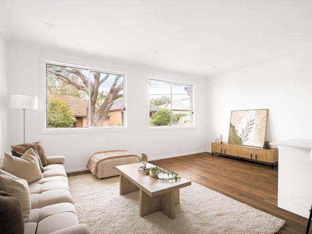 Smart style in a newly renovated freestander