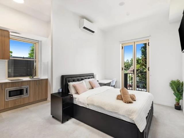 Smart & stylish studio living
