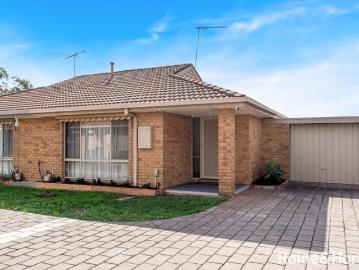 Sunbury, Macedon Ranges, Victoria - Parking