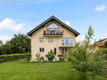 Smarte & seltene Investmentchance: Hochwertiges Mehrfamilienhaus mit Feldblick & Cashflow