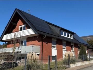 smarte Technik trifft Luxus: kernsaniertes autarkes Mehrfamilienhaus mit Schwimmbad, Sauna und großem Garten in begehrter Lage von Rinteln
