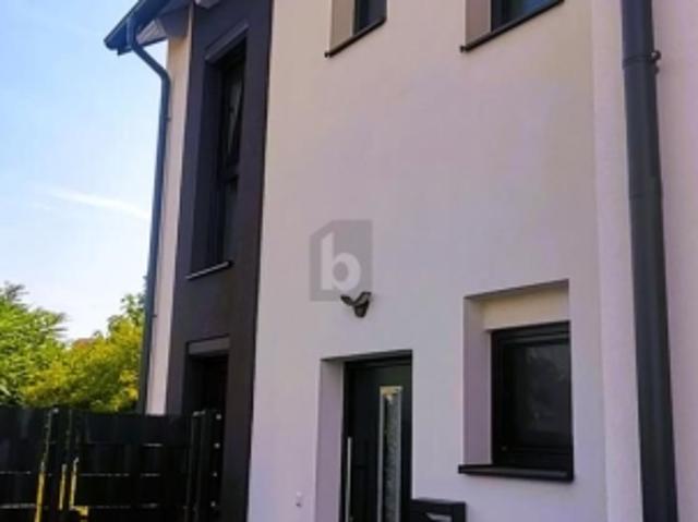 SMARTES FAMILY HOME MIT HIGH TECH