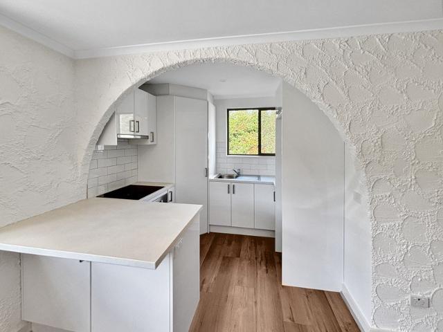 Smartly Renovated 2 bedroom unit for relaxed Freeburgh living