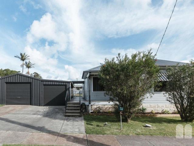 Smartly renovated with shed, studio & plenty of family convenience