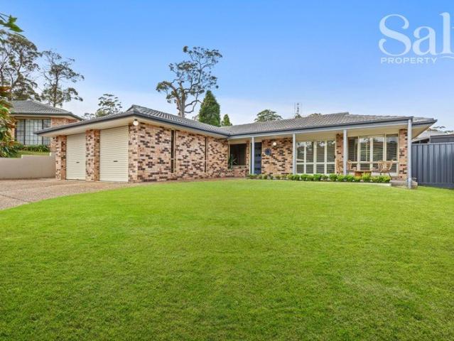 Smartly renovated indoor/outdoor living in quiet east side cul de sac