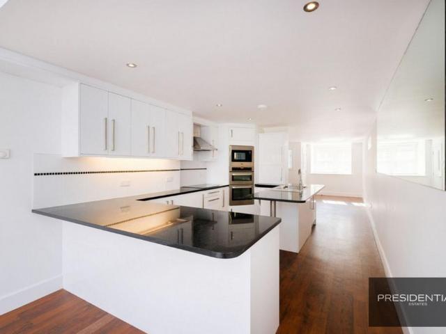 Smarts Lane, Loughton IG10 3 bed end of terrace house to rent £2,750 pcm £635 pw