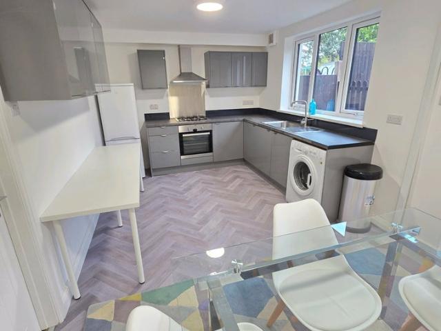 Smethwick 4 Bed All Brand New / Bills Inc