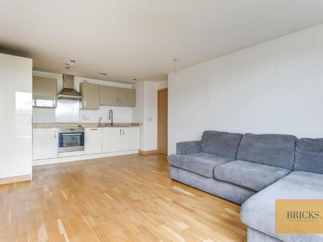Smeaton Court, Hertford SG13 1 bed apartment to rent £1,450 pcm £335 pw