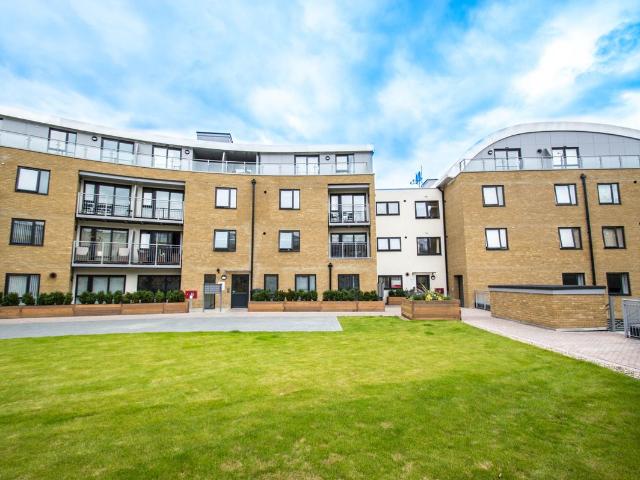 Smeaton Court, Hertford SG13, 1 bed flat to rent, £1,300 pcm | PrimeLocation
