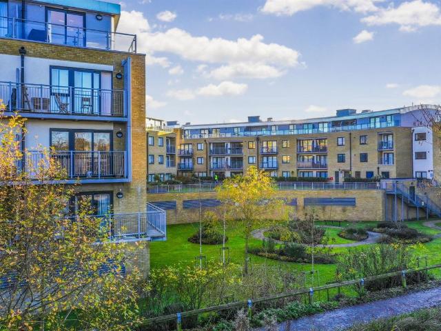 Smeaton Court, Hertford SG13, 2 bed flat to rent, £1,800 pcm | PrimeLocation