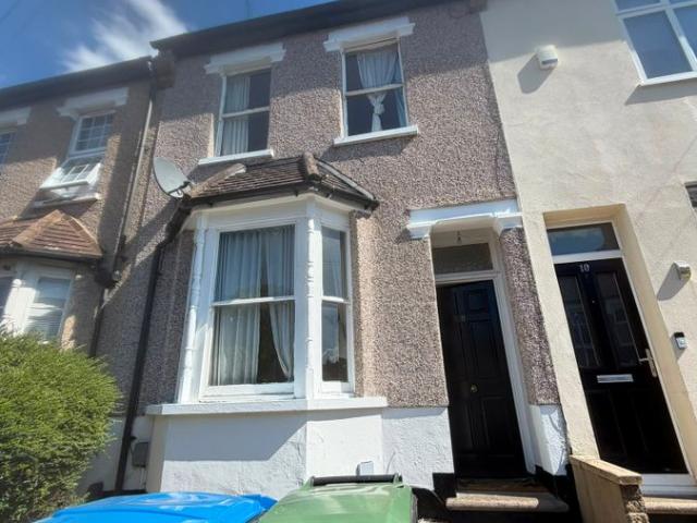 Smeaton Road, Chigwell, Greater London IG8, 3 bed terraced house to rent, £2,600 pcm | PrimeLocation