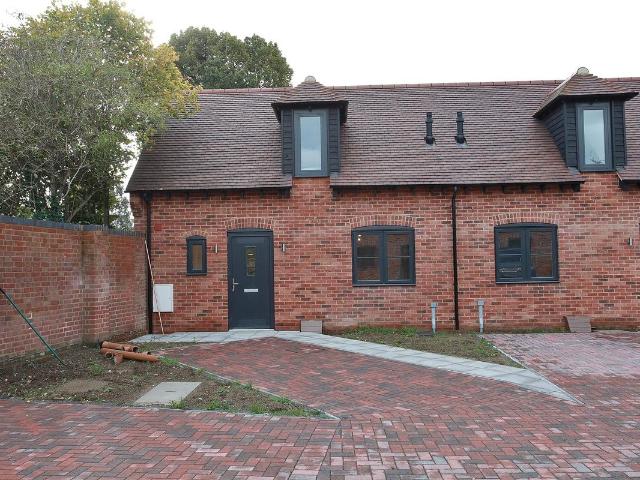 Smith Court, Didcot OX11, 1 bed end terrace house to rent, £1,100 pcm | PrimeLocation
