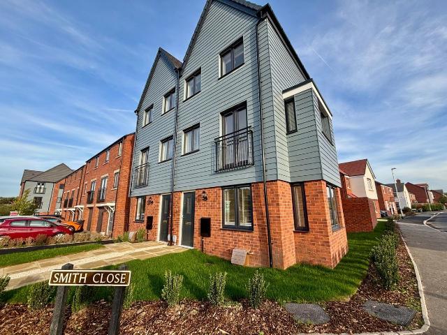 Smith Close, Lichfield WS14, 3 bed property to rent, £1,750 pcm | PrimeLocation