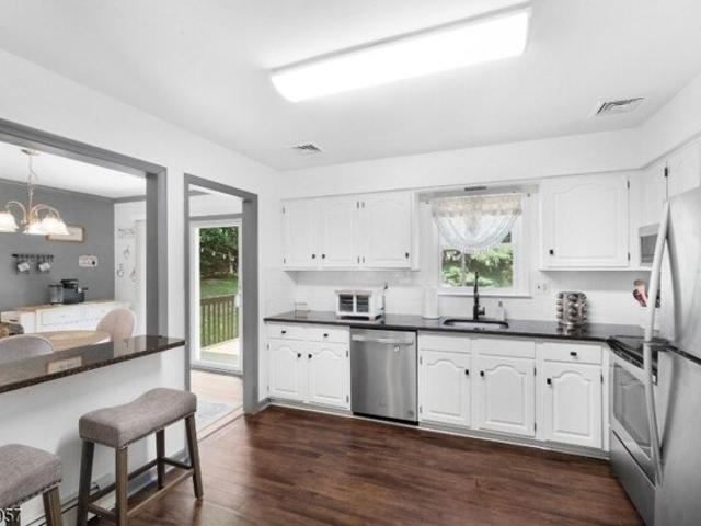 Smith Rd, Wantage Township, Home For Sale