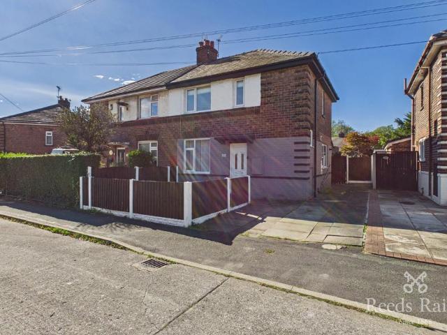 Smith Road, Cheshire WA8 3 bed semi detached house to rent £1,000 pcm £231 pw