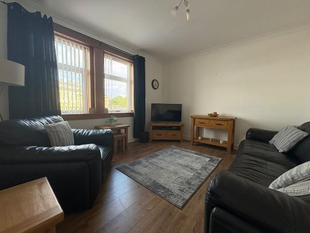 Smith Street, Greenock PA15, 2 bed flat to rent, £700 pcm | PrimeLocation
