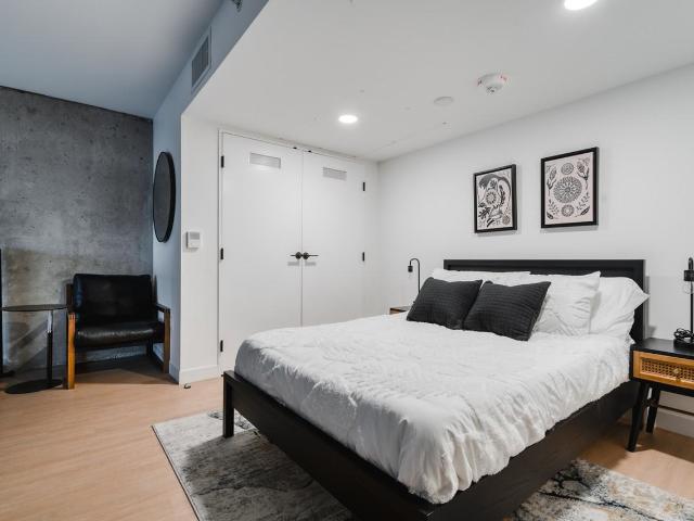 Smith Street Lofts 2 Bedroom Apartment for Rent at 185 Smith St, Winnipeg, MB R3C 3G4 Downtown Winnipeg
