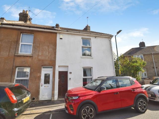 Smith Street, Strood, Rochester ME2, 2 bed terraced house to rent, £1,250 pcm | PrimeLocation