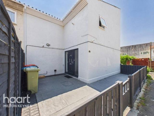 Smithergill Court, Heelands 4 bed end of terrace house to rent £1,800 pcm £415 pw