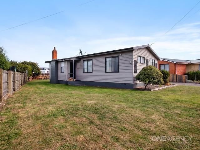 Smithton 16 Bugg Street
