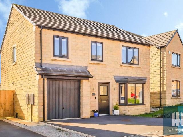 Smithy Close, Lindley, Huddersfield HD3, 4 bed detached house to rent, £1,950 pcm | PrimeLocation