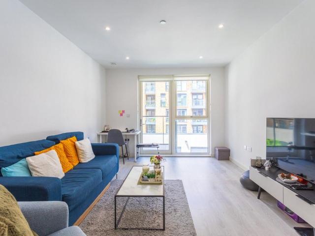 Smithy Lane, Hounslow TW3 1 bed apartment to rent £1,700 pcm £392 pw