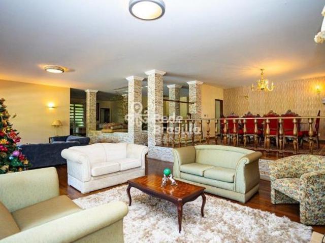 SMPW | Casa Alto Padrão 4 Quartos sendo 4 suítes com 5 Vagas de Garagem Coberta Park Way
