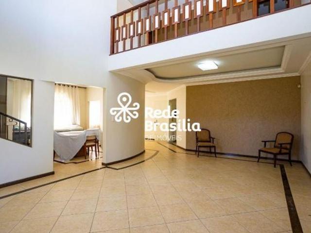 SMPW 1 Casa com 6 quartos sendo 4 suítes 4 vagas área de lazer Park Way