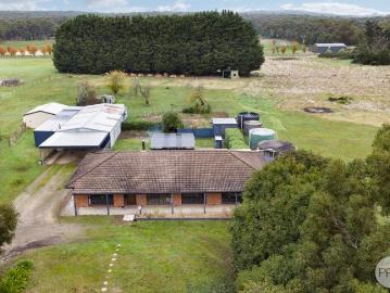 Smythes Creek Hobby Farm 10 Cleared Acres Close to Delacombe Town Centre